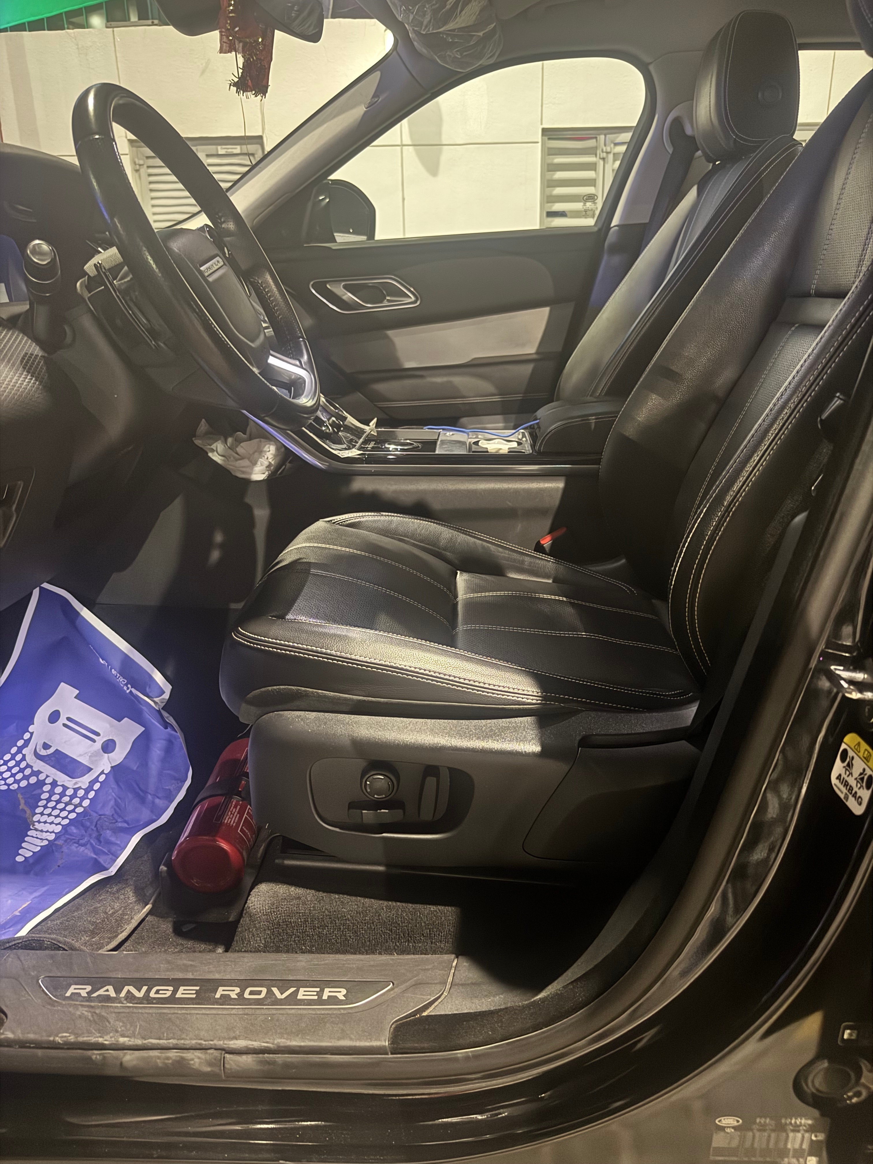 Noir Land Rover Range Rover Velar P250 S 2020